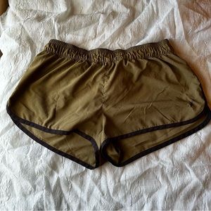 Flag nor Fail Apex Shorts - olive